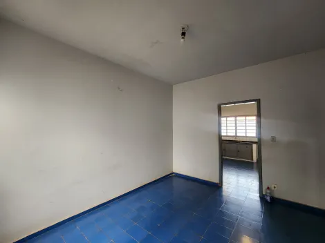 Alugar Casa / Padr&atilde;o em S&atilde;o Jos&eacute; do Rio Preto R$ 1.700,00 - Foto 4