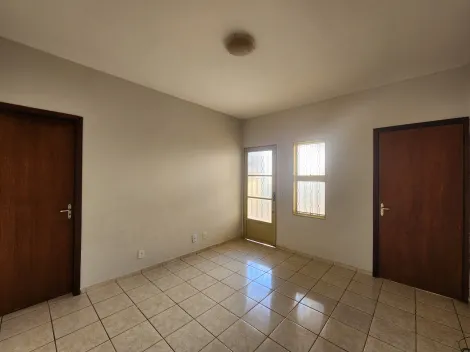Alugar Casa / Padr&atilde;o em S&atilde;o Jos&eacute; do Rio Preto R$ 1.800,00 - Foto 3