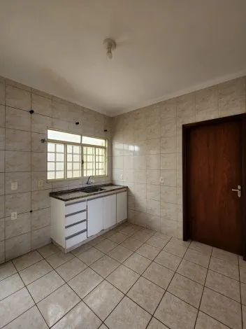 Alugar Casa / Padr&atilde;o em S&atilde;o Jos&eacute; do Rio Preto R$ 1.800,00 - Foto 4