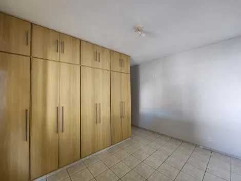 Alugar Casa / Padr&atilde;o em S&atilde;o Jos&eacute; do Rio Preto R$ 1.800,00 - Foto 6