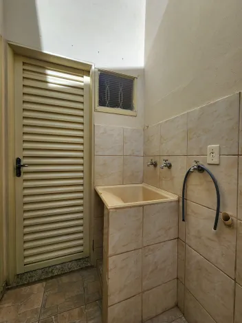 Alugar Casa / Padr&atilde;o em S&atilde;o Jos&eacute; do Rio Preto R$ 1.800,00 - Foto 11