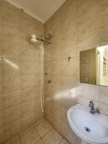 Alugar Casa / Padr&atilde;o em S&atilde;o Jos&eacute; do Rio Preto R$ 1.800,00 - Foto 12