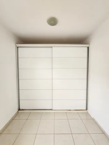 Alugar Casa / Condom&iacute;nio em S&atilde;o Jos&eacute; do Rio Preto R$ 1.300,00 - Foto 5