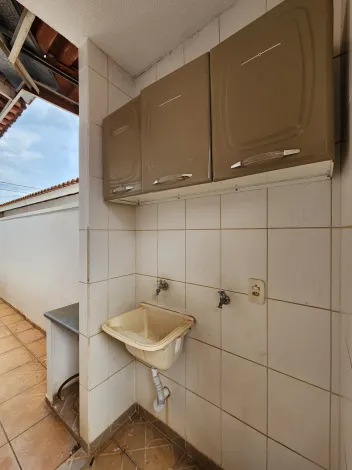 Alugar Casa / Condom&iacute;nio em S&atilde;o Jos&eacute; do Rio Preto R$ 1.300,00 - Foto 13
