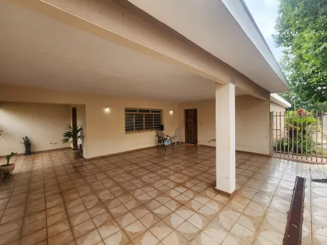 Casa / Padr&atilde;o em Uchoa 
