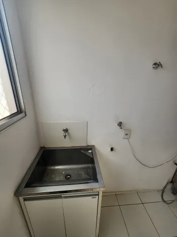 Alugar Apartamento / Padr&atilde;o em S&atilde;o Jos&eacute; do Rio Preto R$ 800,00 - Foto 4