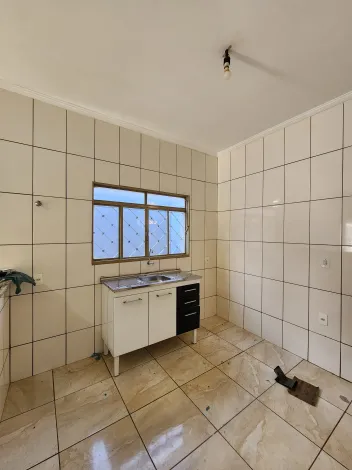 Alugar Casa / Padr&atilde;o em S&atilde;o Jos&eacute; do Rio Preto R$ 1.500,00 - Foto 3