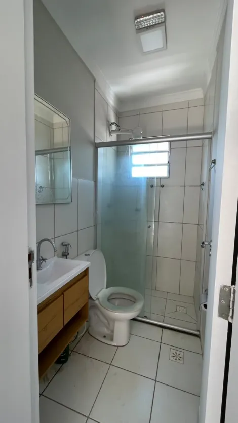 Alugar Apartamento / Padr&atilde;o em S&atilde;o Jos&eacute; do Rio Preto R$ 750,00 - Foto 17