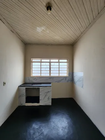 Alugar Casa / Padr&atilde;o em S&atilde;o Jos&eacute; do Rio Preto R$ 650,00 - Foto 3