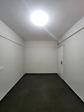 Alugar Apartamento / Padr&atilde;o em S&atilde;o Jos&eacute; do Rio Preto R$ 850,00 - Foto 6