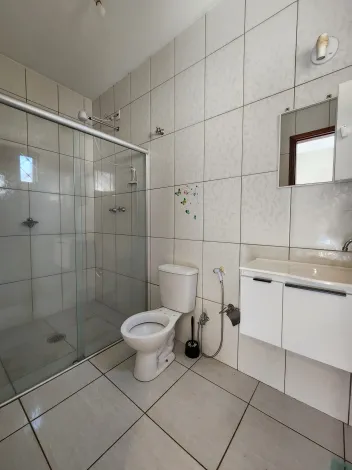 Alugar Casa / Padr&atilde;o em S&atilde;o Jos&eacute; do Rio Preto R$ 1.350,00 - Foto 13