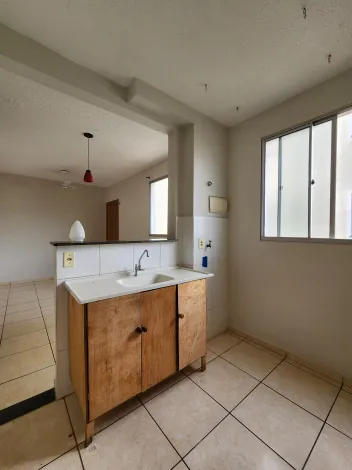 Alugar Apartamento / Padr&atilde;o em S&atilde;o Jos&eacute; do Rio Preto R$ 700,00 - Foto 3
