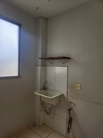 Alugar Apartamento / Padr&atilde;o em S&atilde;o Jos&eacute; do Rio Preto R$ 700,00 - Foto 9
