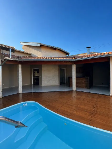 Alugar Casa / Padr&atilde;o em S&atilde;o Jos&eacute; do Rio Preto R$ 1.800,00 - Foto 18