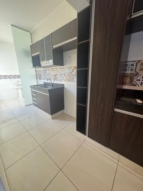 Alugar Casa / Padr&atilde;o em S&atilde;o Jos&eacute; do Rio Preto R$ 1.800,00 - Foto 3