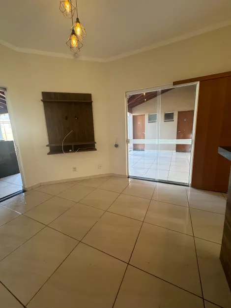 Alugar Casa / Padr&atilde;o em S&atilde;o Jos&eacute; do Rio Preto. apenas R$ 1.800,00