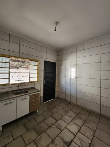 Alugar Casa / Padr&atilde;o em S&atilde;o Jos&eacute; do Rio Preto R$ 800,00 - Foto 4
