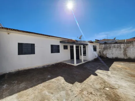 Alugar Casa / Padr&atilde;o em S&atilde;o Jos&eacute; do Rio Preto. apenas R$ 950,00