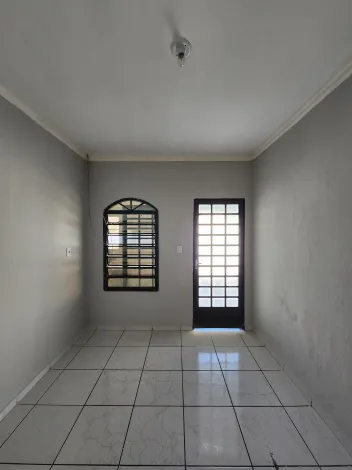Alugar Casa / Padr&atilde;o em S&atilde;o Jos&eacute; do Rio Preto R$ 950,00 - Foto 3