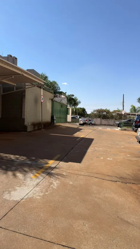Alugar Apartamento / Padr&atilde;o em S&atilde;o Jos&eacute; do Rio Preto R$ 1.000,00 - Foto 19