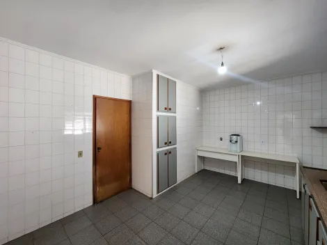 Alugar Casa / Padr&atilde;o em S&atilde;o Jos&eacute; do Rio Preto R$ 1.600,00 - Foto 4
