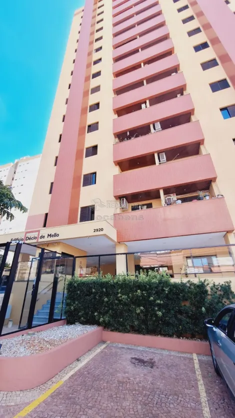 Apartamento / Padr&atilde;o em S&atilde;o Jos&eacute; do Rio Preto 