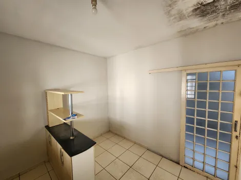 Alugar Casa / Padr&atilde;o em S&atilde;o Jos&eacute; do Rio Preto R$ 1.300,00 - Foto 4