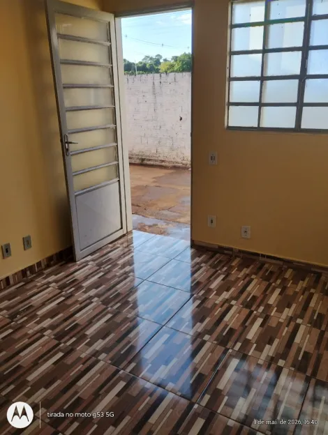 Alugar Casa / Padr&atilde;o em S&atilde;o Jos&eacute; do Rio Preto R$ 950,00 - Foto 4
