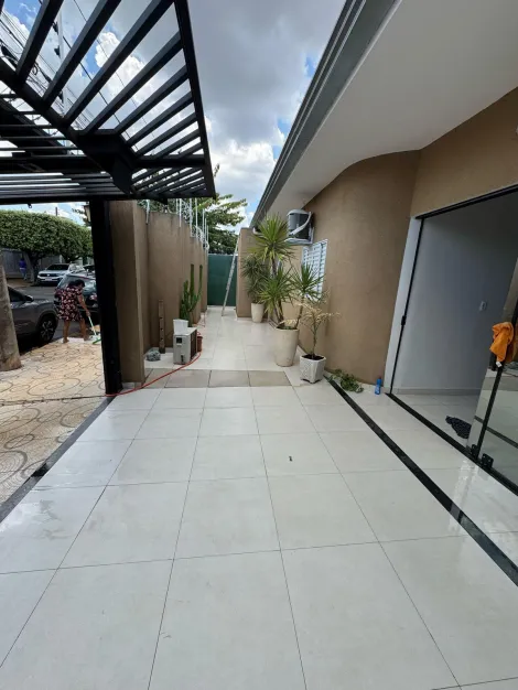 Alugar Casa / Padr&atilde;o em S&atilde;o Jos&eacute; do Rio Preto R$ 4.187,23 - Foto 3