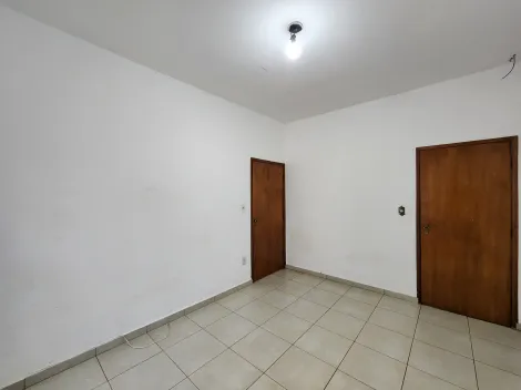 Alugar Casa / Padr&atilde;o em S&atilde;o Jos&eacute; do Rio Preto R$ 1.800,00 - Foto 4