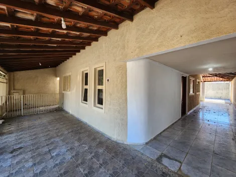 Alugar Casa / Padr&atilde;o em S&atilde;o Jos&eacute; do Rio Preto. apenas R$ 1.300,00