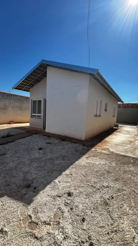 Alugar Casa / Padr&atilde;o em Bady Bassitt R$ 900,00 - Foto 2