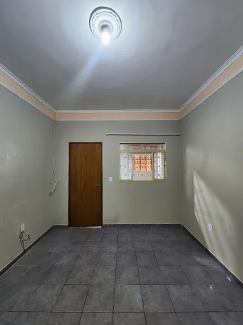 Alugar Casa / Padr&atilde;o em S&atilde;o Jos&eacute; do Rio Preto R$ 1.800,00 - Foto 4