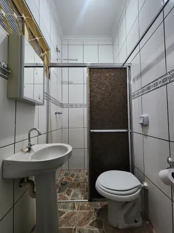 Alugar Casa / Padr&atilde;o em S&atilde;o Jos&eacute; do Rio Preto R$ 1.800,00 - Foto 9