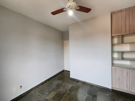 Alugar Casa / Condom&iacute;nio em S&atilde;o Jos&eacute; do Rio Preto R$ 1.300,00 - Foto 9