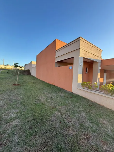 Alugar Casa / Condom&iacute;nio em Bady Bassitt. apenas R$ 2.300,00