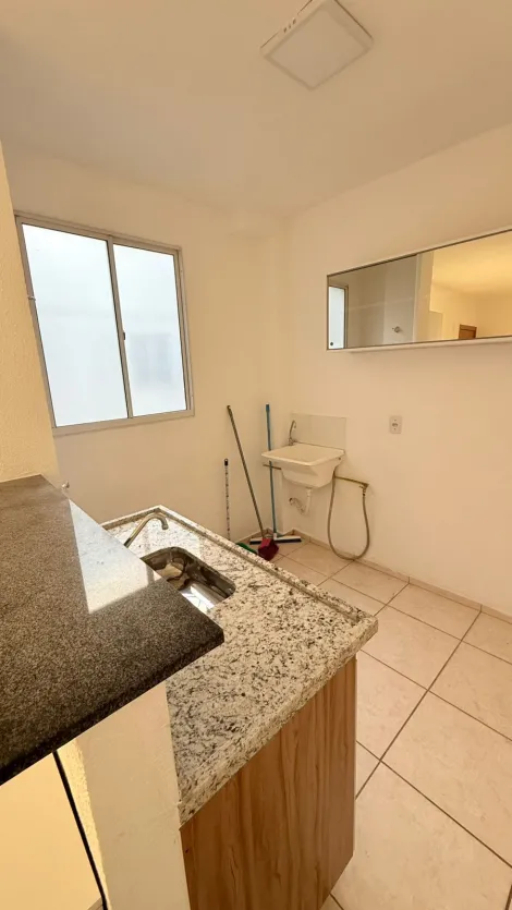 Alugar Apartamento / Padr&atilde;o em S&atilde;o Jos&eacute; do Rio Preto R$ 1.000,00 - Foto 5