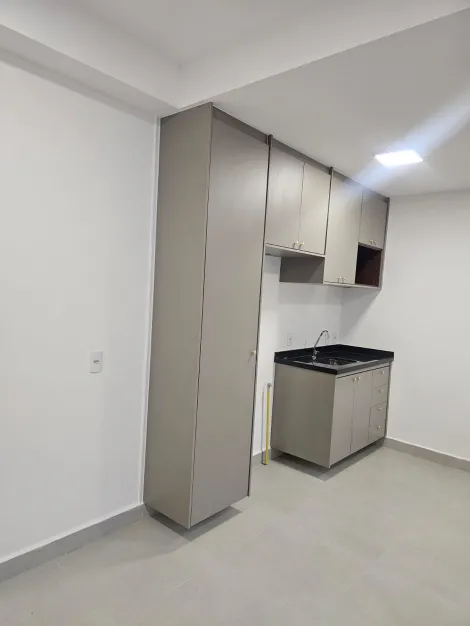 Alugar Apartamento / Padr&atilde;o em S&atilde;o Jos&eacute; do Rio Preto R$ 2.400,00 - Foto 2
