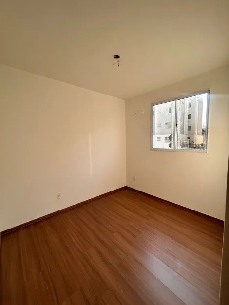 Alugar Apartamento / Padr&atilde;o em S&atilde;o Jos&eacute; do Rio Preto R$ 1.100,00 - Foto 2