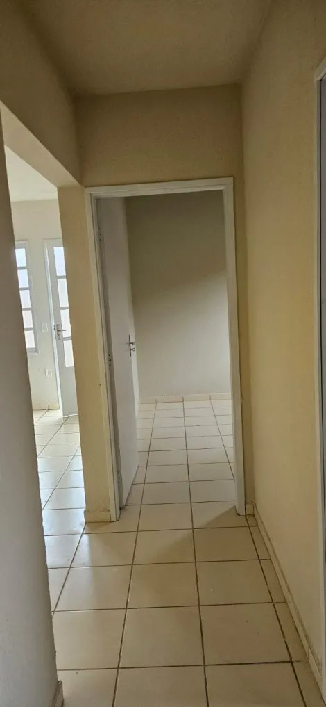 Alugar Casa / Padr&atilde;o em S&atilde;o Jos&eacute; do Rio Preto R$ 1.000,00 - Foto 3
