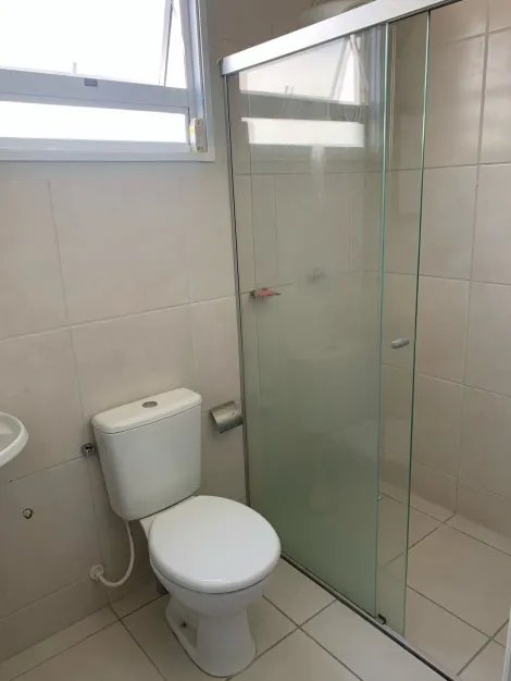 Alugar Casa / Condom&iacute;nio em S&atilde;o Jos&eacute; do Rio Preto R$ 1.100,00 - Foto 8
