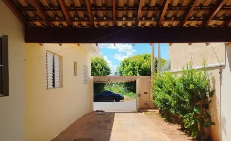 Alugar Casa / Padr&atilde;o em Bady Bassitt. apenas R$ 225.000,00