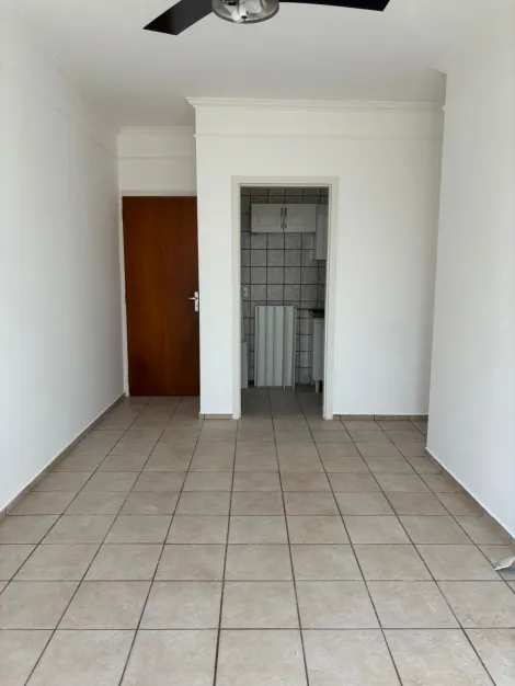 Alugar Apartamento / Padr&atilde;o em S&atilde;o Jos&eacute; do Rio Preto R$ 900,00 - Foto 2
