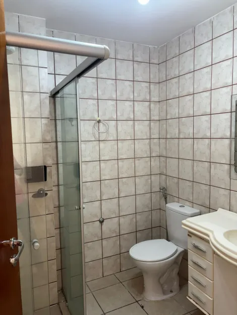 Alugar Apartamento / Padr&atilde;o em S&atilde;o Jos&eacute; do Rio Preto R$ 900,00 - Foto 4
