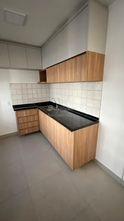 Alugar Apartamento / Padr&atilde;o em S&atilde;o Jos&eacute; do Rio Preto R$ 2.200,00 - Foto 2