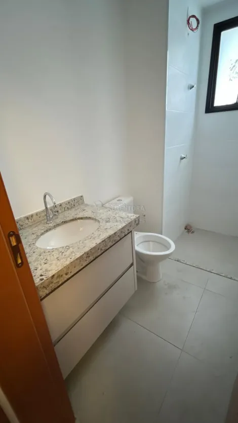 Alugar Apartamento / Padr&atilde;o em S&atilde;o Jos&eacute; do Rio Preto R$ 2.200,00 - Foto 5
