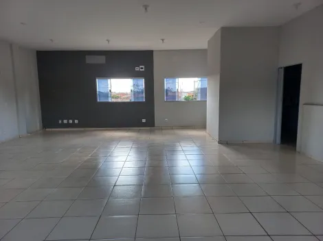 Alugar Comercial / Sal&atilde;o em S&atilde;o Jos&eacute; do Rio Preto. apenas R$ 2.400,00
