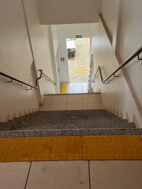 Alugar Comercial / Sal&atilde;o em S&atilde;o Jos&eacute; do Rio Preto R$ 2.400,00 - Foto 17