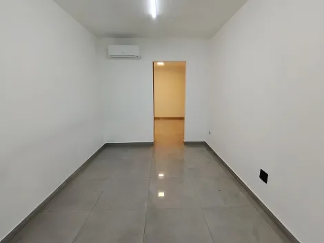 Alugar Comercial / Casa Comercial em S&atilde;o Jos&eacute; do Rio Preto R$ 2.500,00 - Foto 2