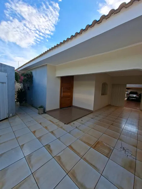 Alugar Casa / Padr&atilde;o em S&atilde;o Jos&eacute; do Rio Preto. apenas R$ 440.000,00